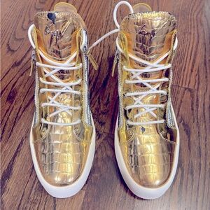 Giuseppe Zanoti Gold Embossed Metallic Sneaker (46/13us)